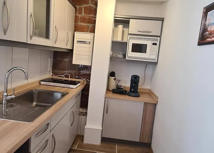 Haides Helle * 네카어슈타이나흐